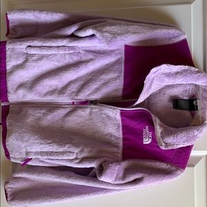Lightly worn North Face Jacket.